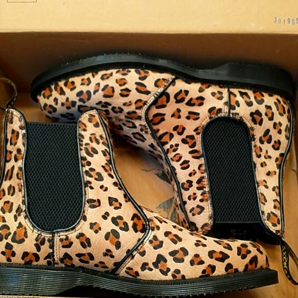 Dr. Martens - Picture 1 of 5